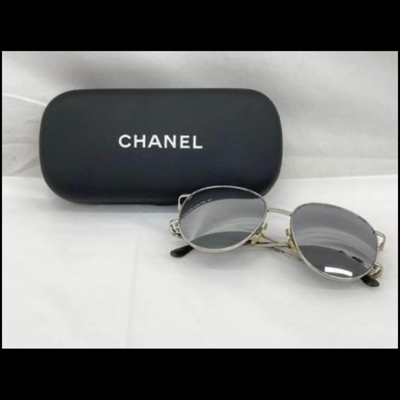 Chanel Vintage Silver CC Frame Sunglasses - Picture 2 of 5